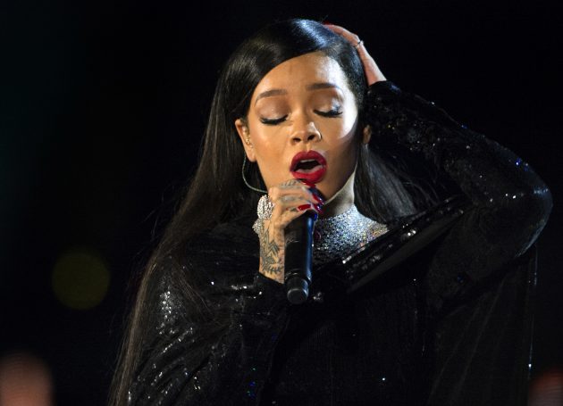 Rihanna Sues Her Father, Claiming He Booked A Fake Tour In Her Name