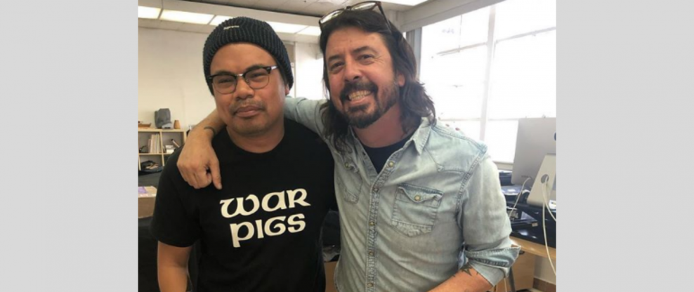 Dave Grohl Out Of His Arm Sling