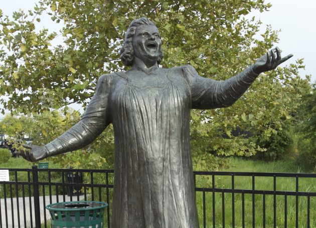 Philadelphia Flyers Remove Statue of Late Singer Kate Smith Amid Racism Allegations