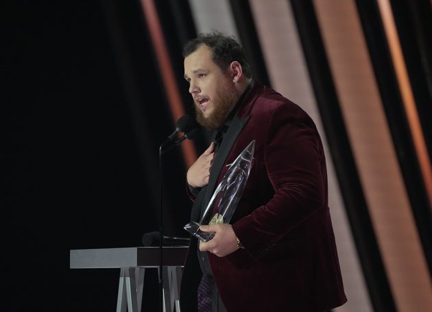 Luke Combs Wins Entertainer Of The Year At The 55th Annual CMA Awards