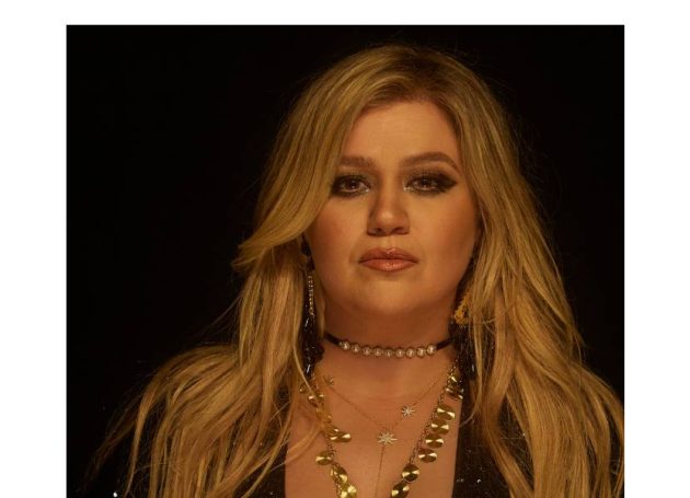 Kelly Clarkson Postpones The Opening Dates of Her New Las Vegas Residency