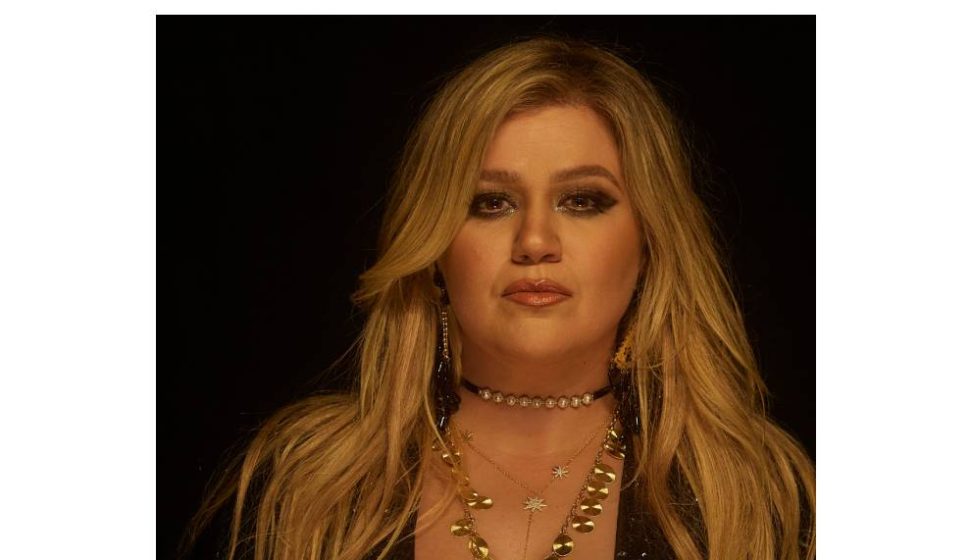 Kelly Clarkson Postpones The Opening Dates of Her New Las Vegas Residency