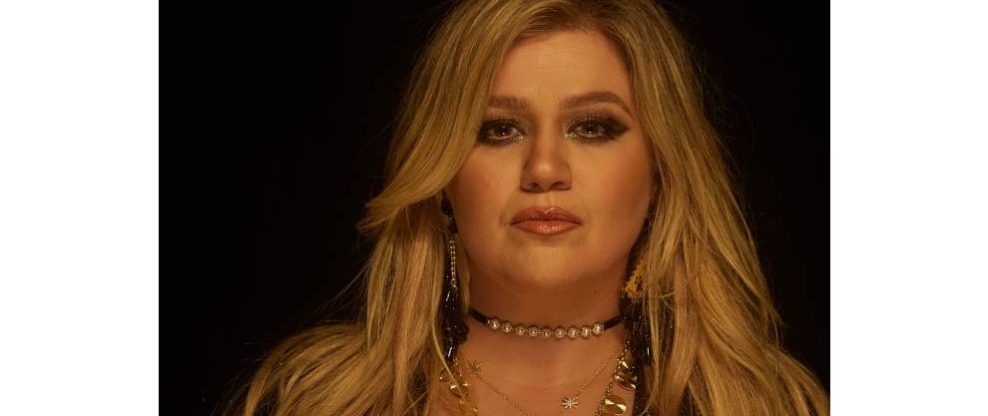 Kelly Clarkson Postpones The Opening Dates of Her New Las Vegas Residency