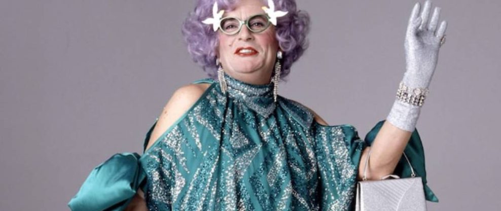Comedian Barry Humphries, Known as Dame Edna Everage Dies at 89