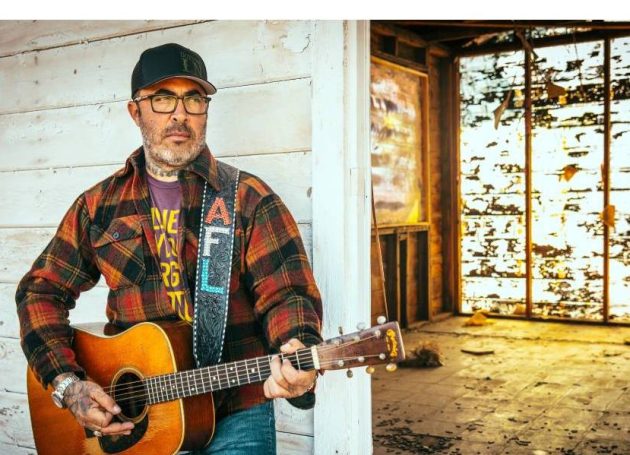 Four Hours With Singer/Songwriter & Staind Frontman Aaron Lewis - Interview and Live Show Review