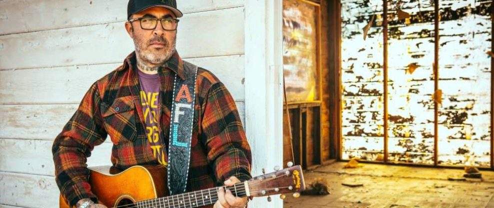 Four Hours With Singer/Songwriter & Staind Frontman Aaron Lewis - Interview and Live Show Review