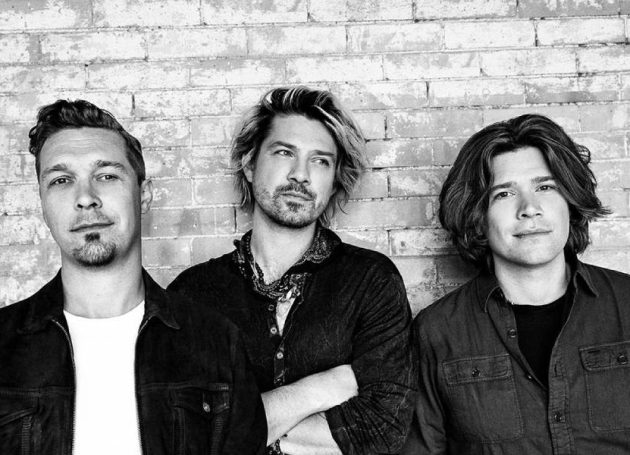 Hanson Teams Up With Busted For a New Version of "MMMBop" & Join Tour as Special Guests