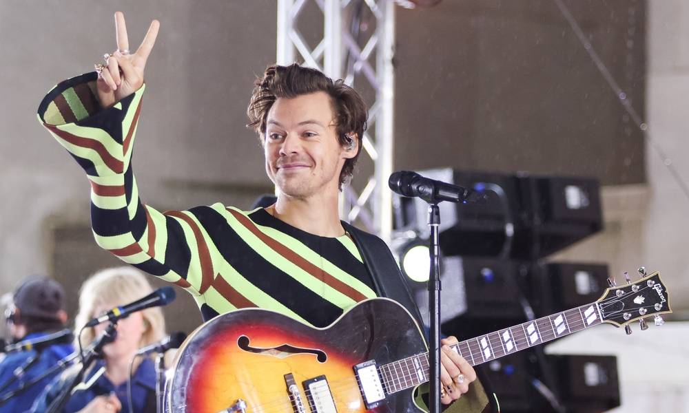 Harry Styles Gives Emotional Goodbye As 'Love on Tour' Ends Record ...