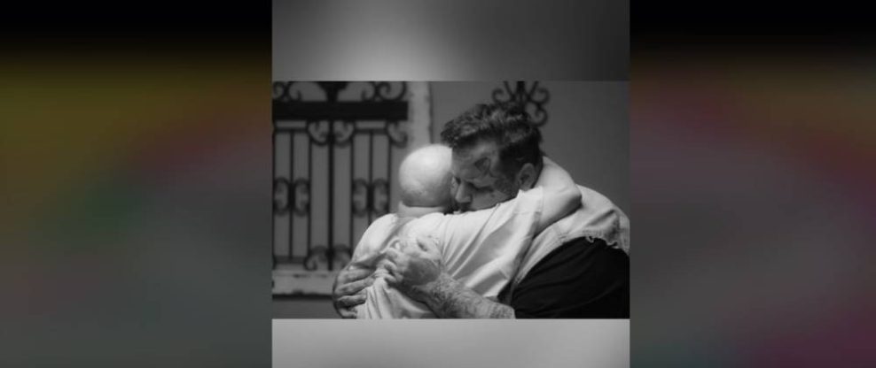 Jelly Roll And Wife Bunnie Share Tender Moment On Stage, Fulfill The Dying Wish of Cancer Patient & Visit His Former Prison