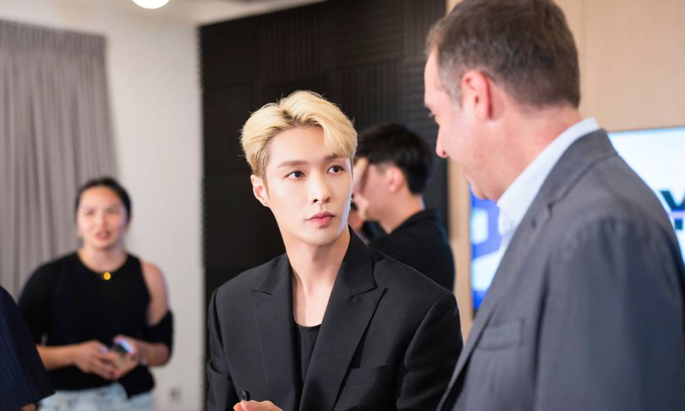 Warner Music China Strikes Album Deal With Chinese Superstar Lay Zhang ...