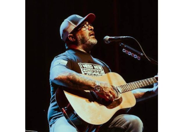 Aaron Lewis Launches 'American As It Gets" Tour With Full Band