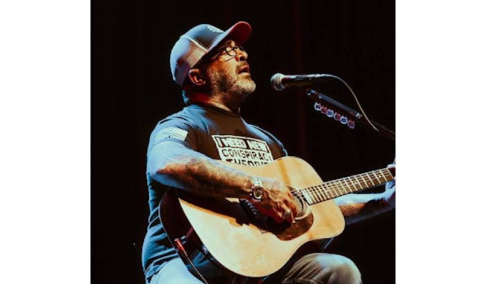 Aaron Lewis Launches 'American As It Gets" Tour With Full Band