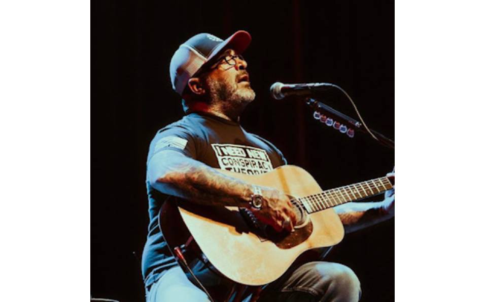 Aaron Lewis Launches 'American As It Gets" Tour With Full Band