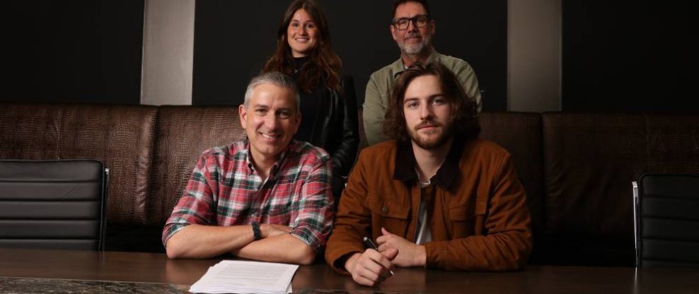 Rising Country Artist Lecade Signs With 10th Street Entertainment & WME