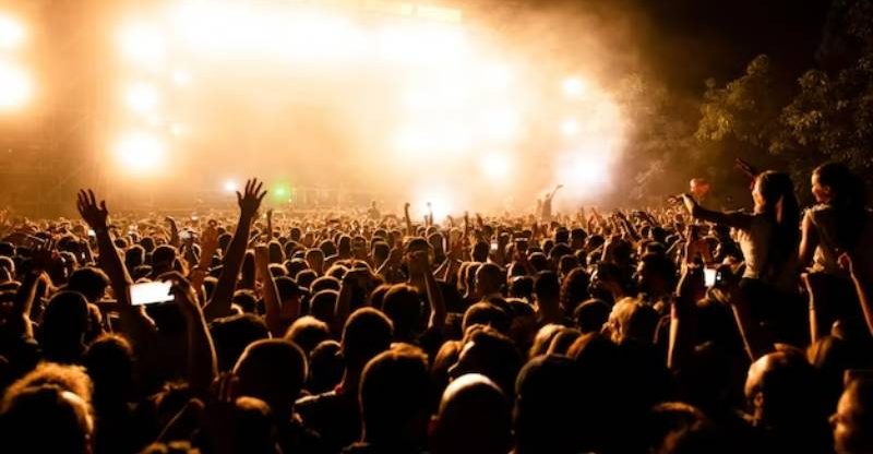 4 Proven Strategies To Turn Casual Fans Into Superfans