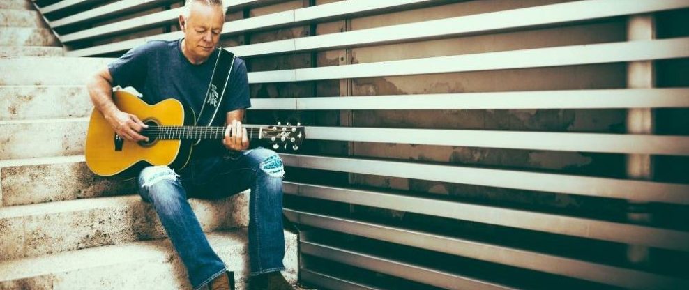 Tommy Emmanuel Announces 2024 Tour Dates & Receives National Guitar Museum Lifetime Achievement Award