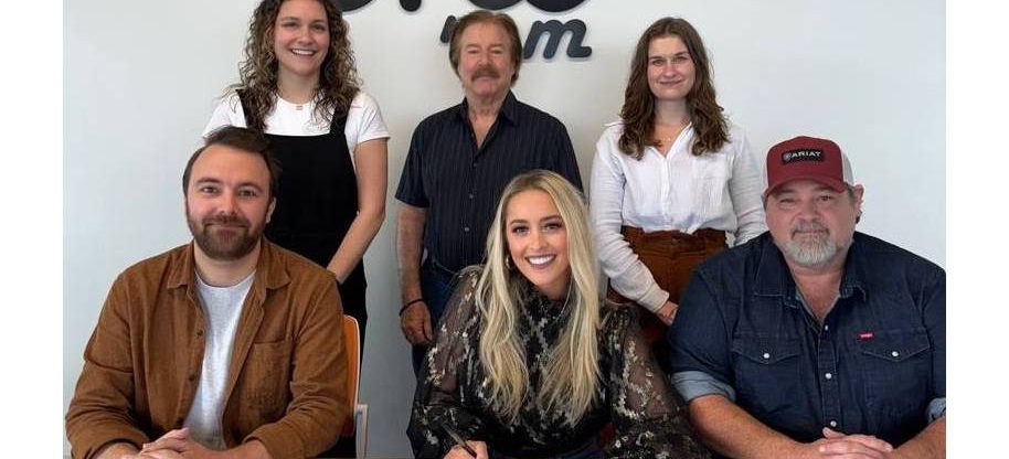 Nashville Singer/Songwriter Ashley Ryan Signs With ONErpm