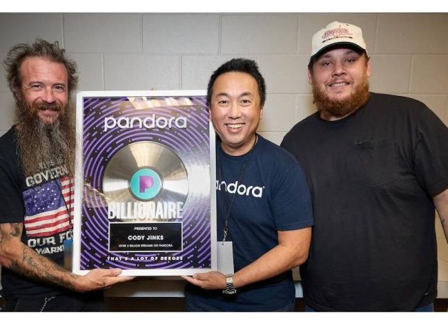 Cody Jinks Presented With Pandora Billionaire Plaque