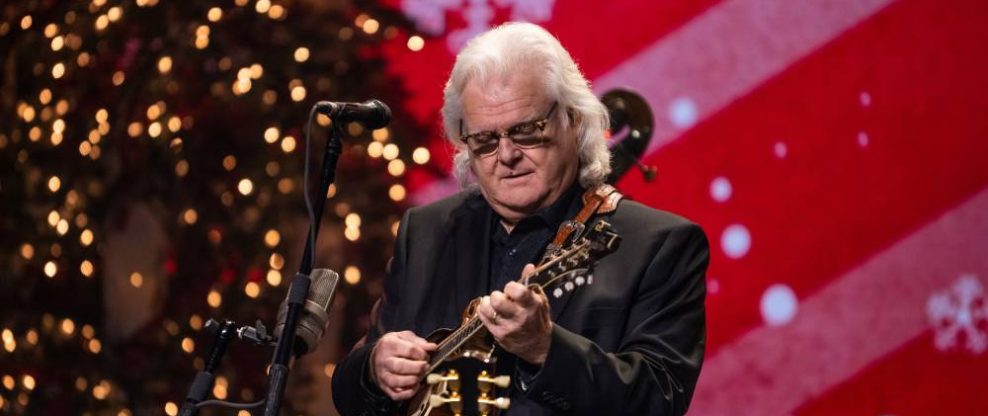 Ricky Skaggs Announces 2024 'Ricky Skaggs And Kentucky Thunder Christmas' Tour