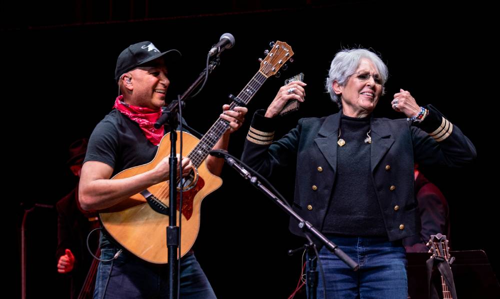 Sweet Relief Musicians Fund Honors Joan Baez With Tom Morello, Bonnie Raitt And More