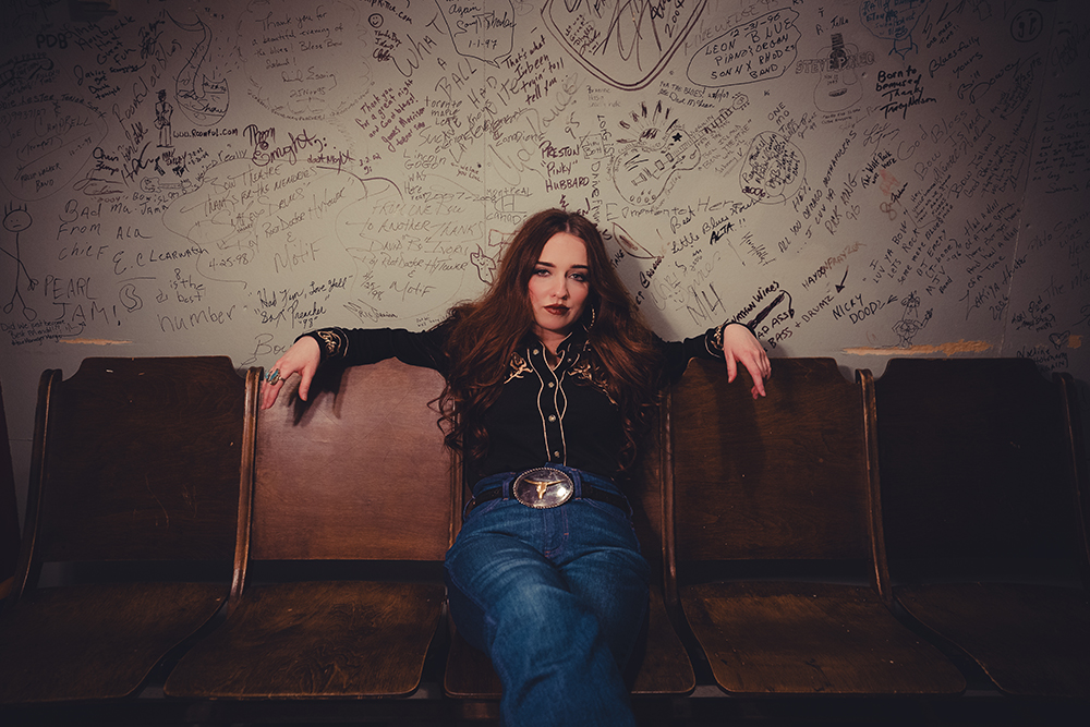 Noeline Hofmann Signs With Sony Music Publishing