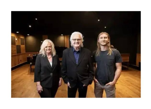 Ricky Skaggs Announces Reopening Of Fully Renovated Skaggs Place Studio