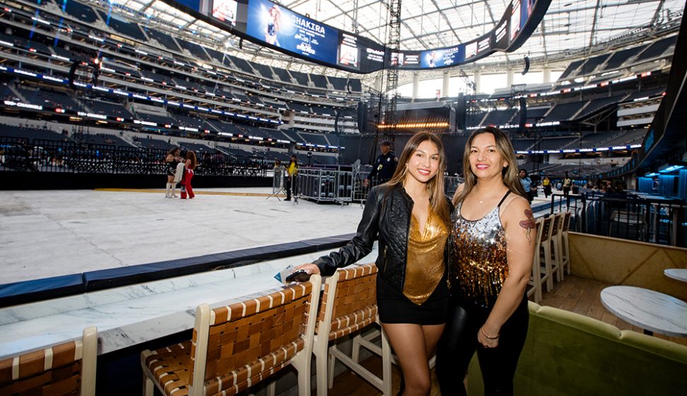 Danna and Vanessa Fuentes