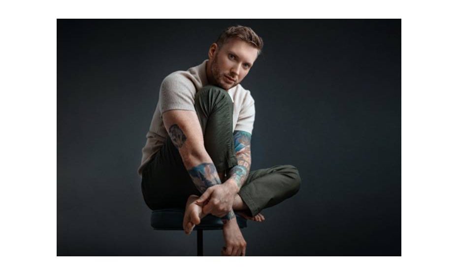 Comedian, Singer And Songwriter Matt Mathews Signs With WME