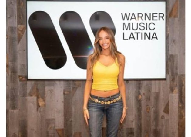 Argentine Songstress Nisi Signs With Warner Music Latina